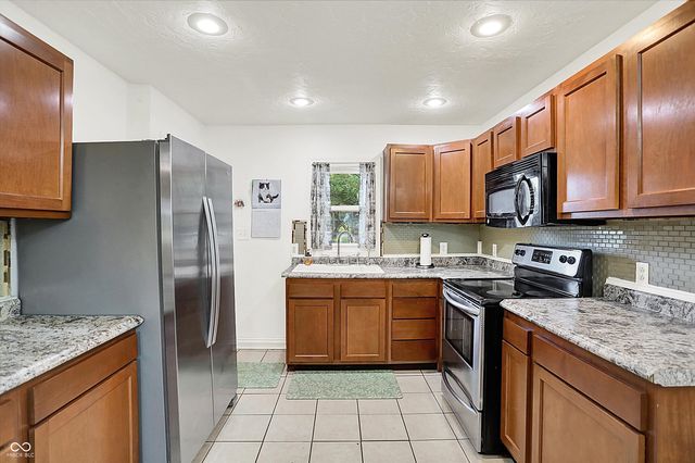 4896 W State Road 32, Anderson, IN 46011