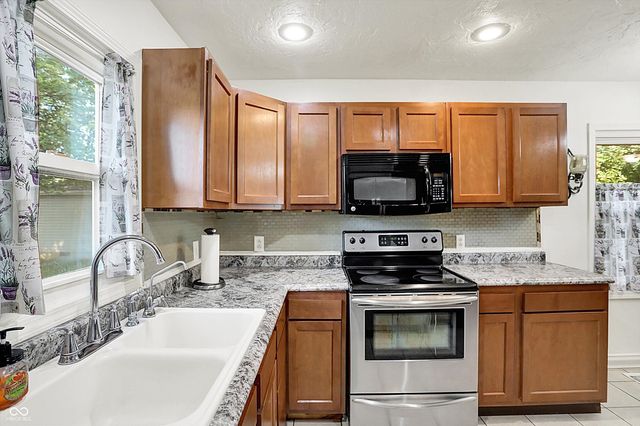 4896 W State Road 32, Anderson, IN 46011