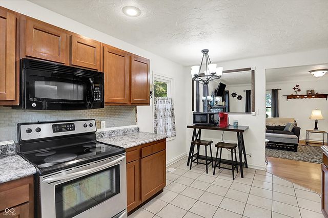 4896 W State Road 32, Anderson, IN 46011