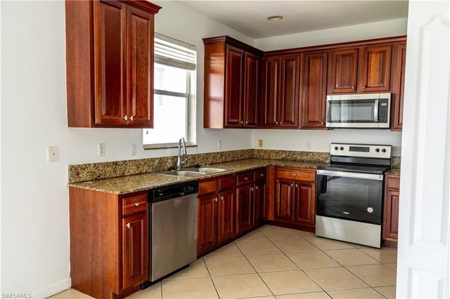 7029 Ambrosia LN 604, Naples, FL 34119