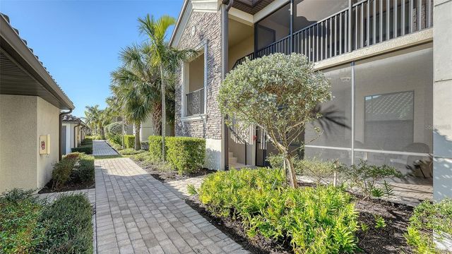 5537 PALMER CIRCLE 201, Bradenton, FL 34211
