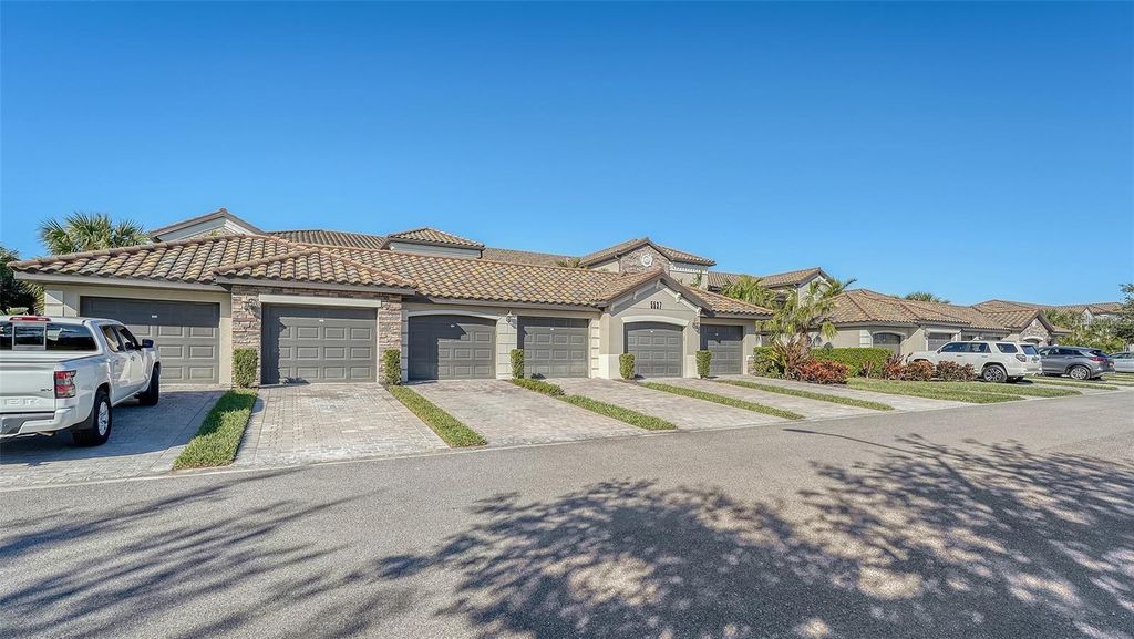 5537 PALMER CIRCLE 201, Bradenton, FL 34211