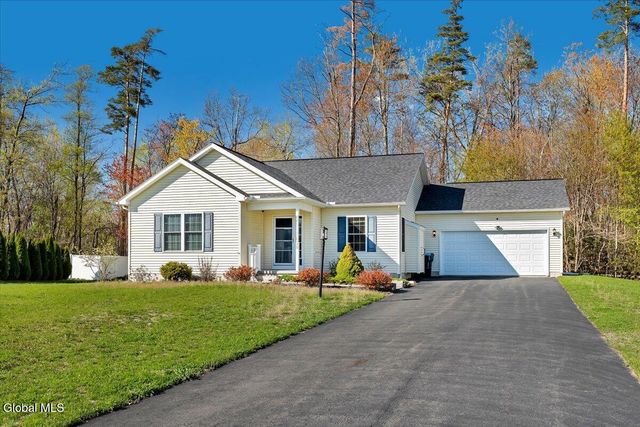 18 Kelly Lane, Halfmoon, NY 12065