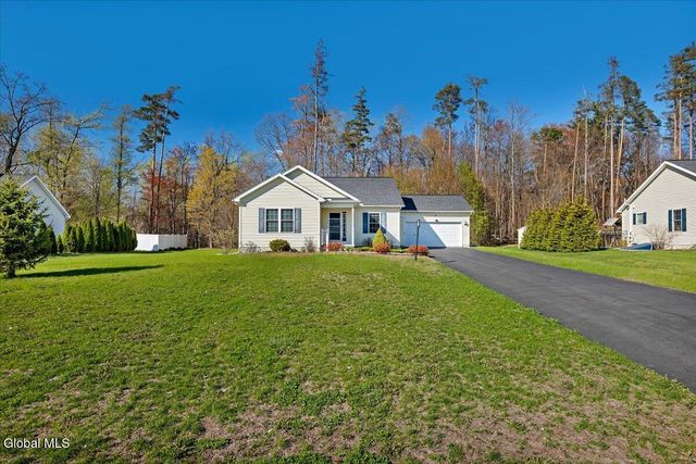 18 Kelly Lane, Halfmoon, NY 12065