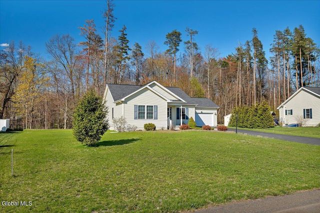 18 Kelly Lane, Halfmoon, NY 12065