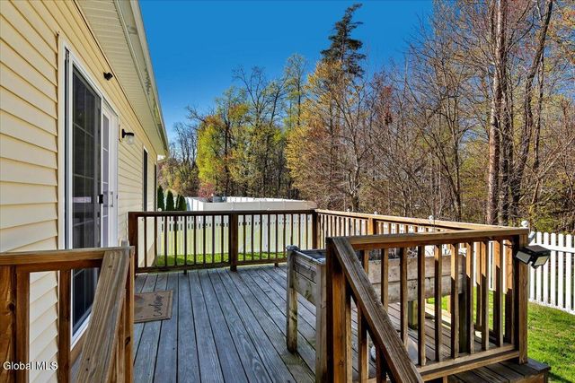 18 Kelly Lane, Halfmoon, NY 12065