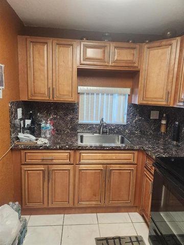 811 S Hollybrook Drive S 206, Pembroke Pines, FL 33025