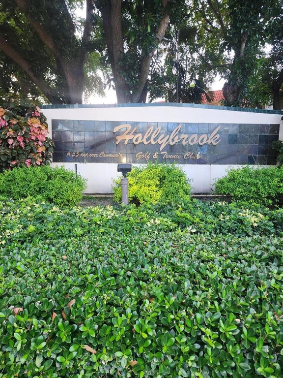 811 S Hollybrook Drive S 206, Pembroke Pines, FL 33025