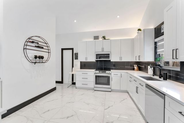 5800 SW 19TH Street, Plantation, FL 33317