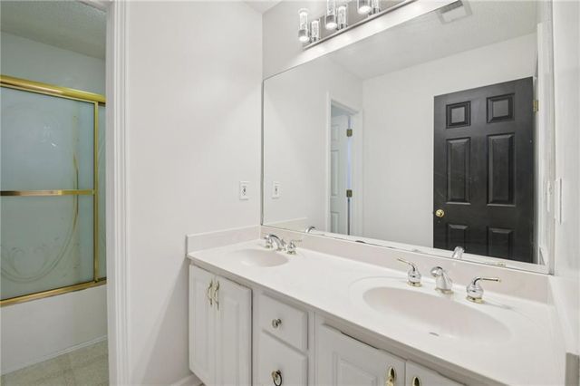 400 Kyle Court, Fayetteville, GA 30215