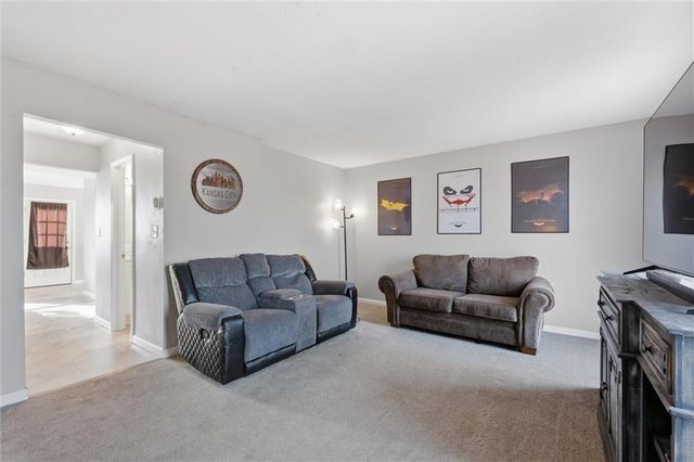 6614 E 128th Street, Grandview, MO 64030