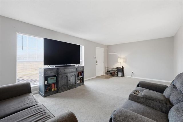 6614 E 128th Street, Grandview, MO 64030