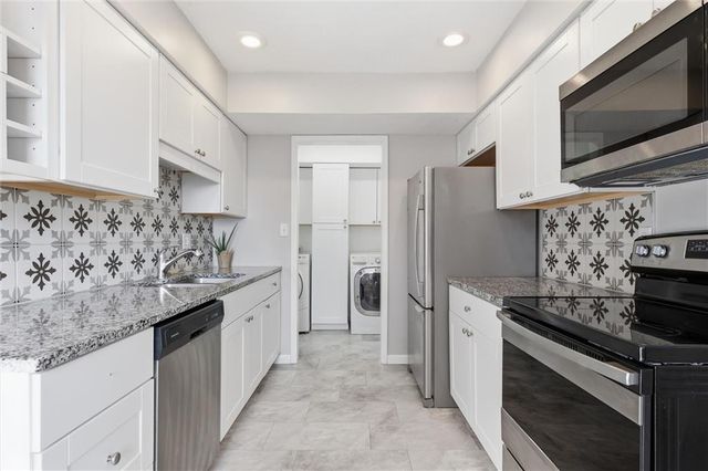 6614 E 128th Street, Grandview, MO 64030