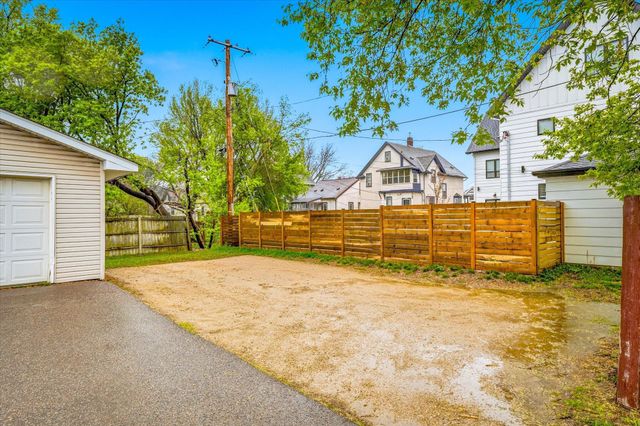 1113 17th Avenue SE, Minneapolis, MN 55414