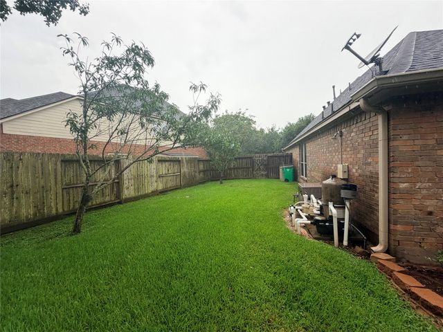 110 Water Bluff Lane, Richmond, TX 77406