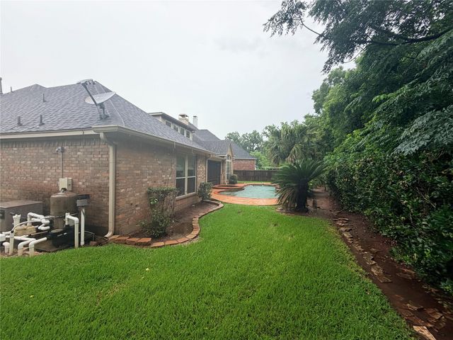 110 Water Bluff Lane, Richmond, TX 77406