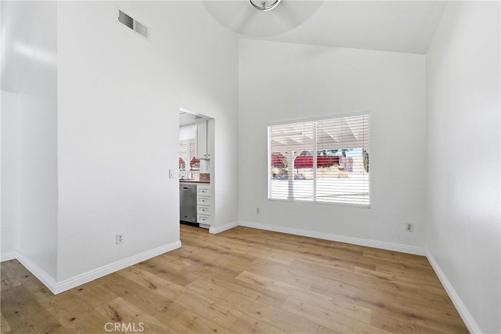 Image 5 of property listing at 2850 Minford Street, Lancaster, CA 93536