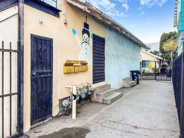 348 W Vernon Avenue, Los Angeles, CA 90037