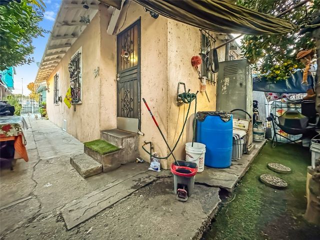 348 W Vernon Avenue, Los Angeles, CA 90037