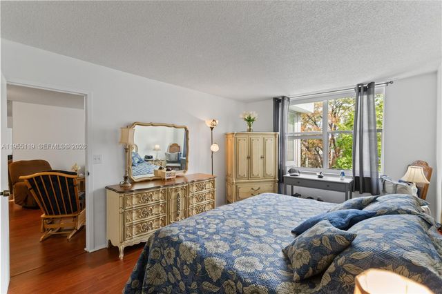 2998 NW 48th Terrace 424, Lauderdale Lakes, FL 33313
