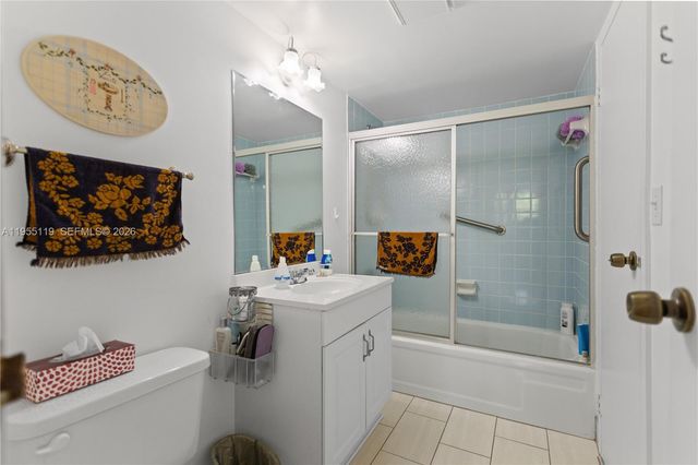 2998 NW 48th Terrace 424, Lauderdale Lakes, FL 33313