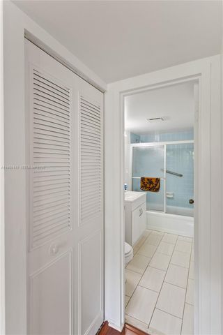 2998 NW 48th Terrace 424, Lauderdale Lakes, FL 33313