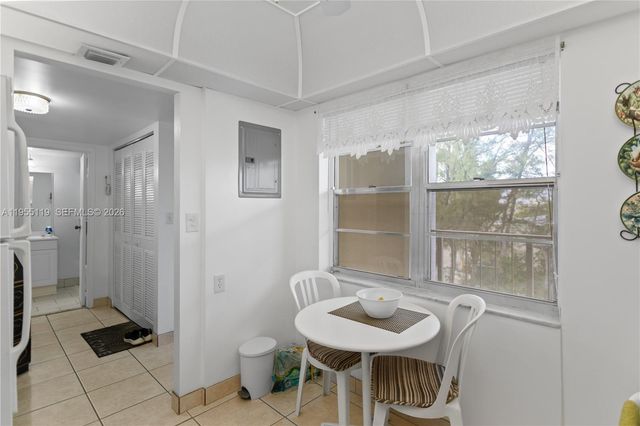2998 NW 48th Terrace 424, Lauderdale Lakes, FL 33313