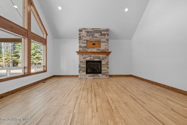 12664 E Howard Road, Athol, ID 83801