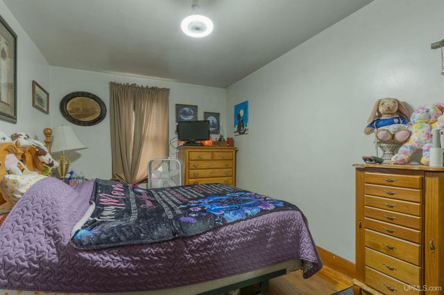 714 N 7th Avenue, Iron River, MI 49935