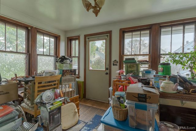 714 N 7th Avenue, Iron River, MI 49935