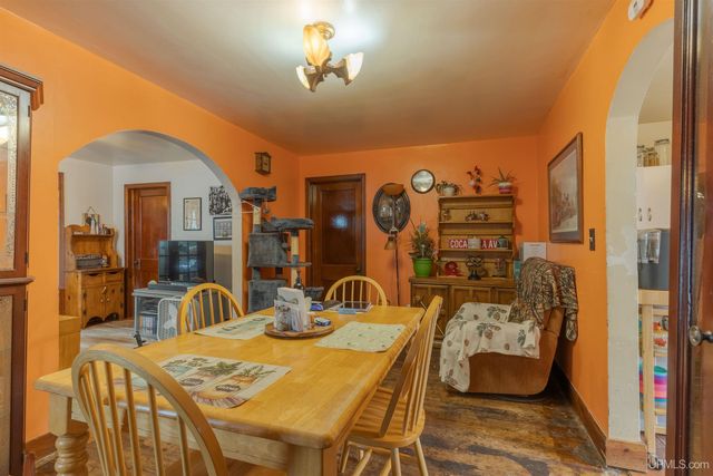 714 N 7th Avenue, Iron River, MI 49935