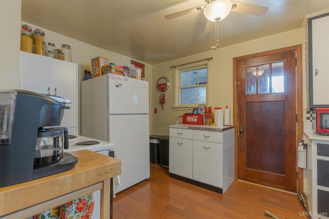 714 N 7th Avenue, Iron River, MI 49935