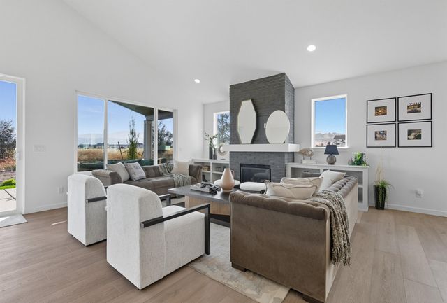 12213 N VALENCIA Ave, Spokane, WA 99218