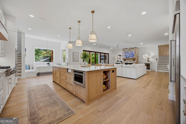 985 Whitehead Road, Sugar Hill, GA 30518
