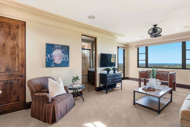 19557 Fortuna Del Este, Elfin Forest, CA 92029