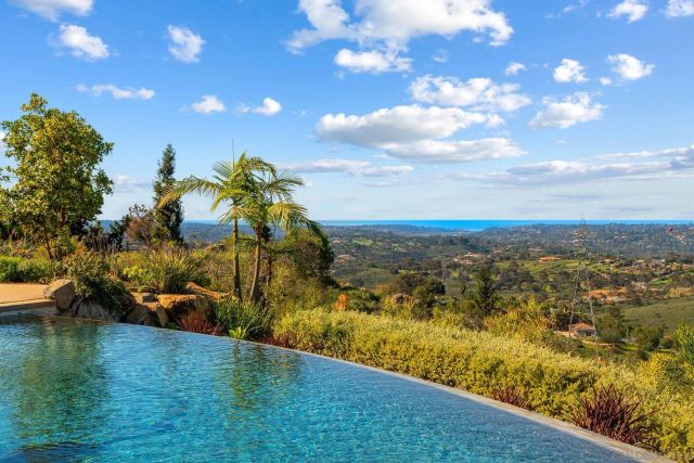 19557 Fortuna Del Este, Elfin Forest, CA 92029