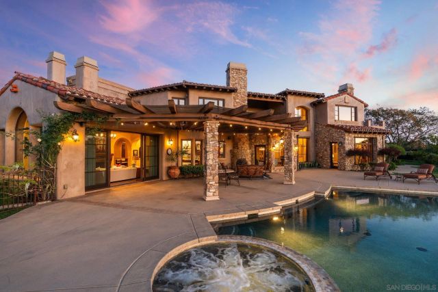 19557 Fortuna Del Este, Elfin Forest, CA 92029