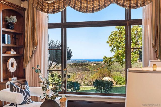 19557 Fortuna Del Este, Elfin Forest, CA 92029