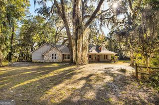 8 W London Hill Road, Woodbine, GA 31569