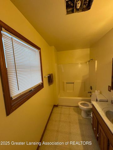 5065 Lansing Road, Charlotte, MI 48813