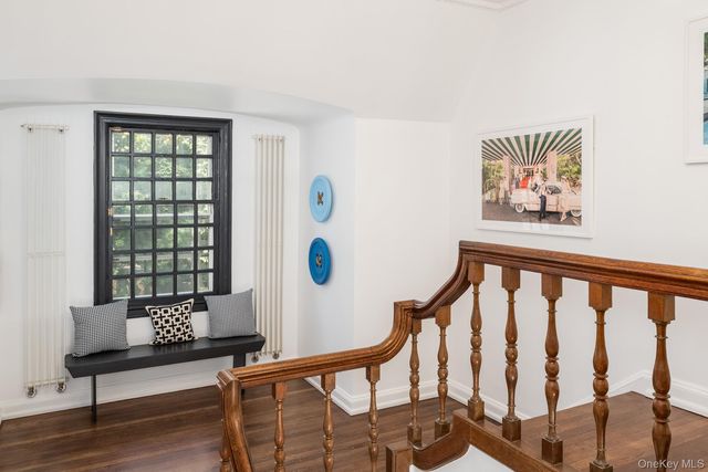 8 Rittenhouse Road, Bronxville, NY 10708