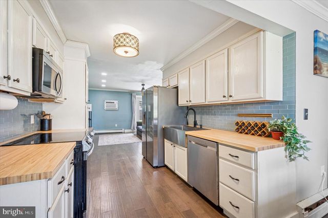 130 N NORTHTURN LN, Levittown, PA 19054