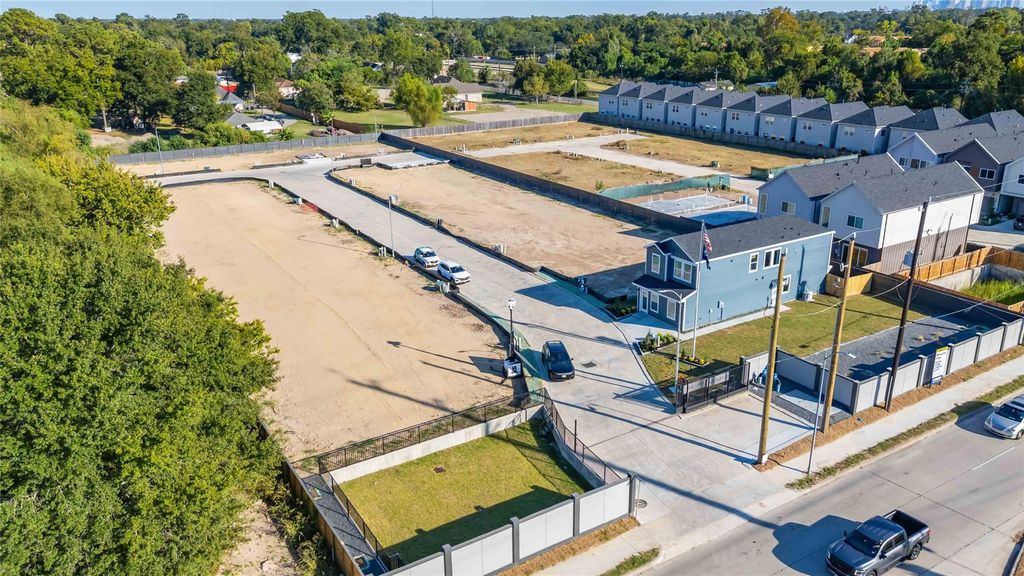 1058 Wheatley Oak Lane, Houston, TX 77091