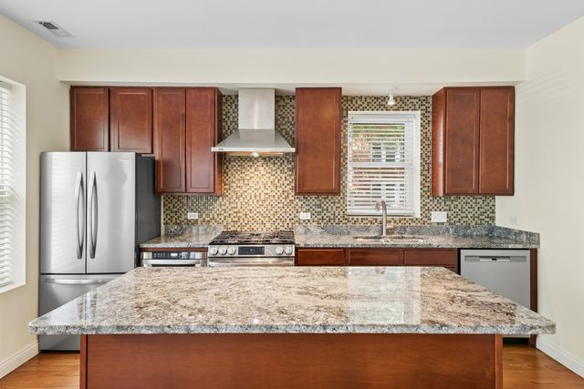 1624 W Grace Street 1, Chicago, IL 60613