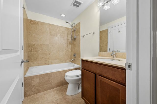 1624 W Grace Street 1, Chicago, IL 60613