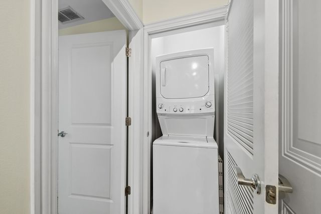 1624 W Grace Street 1, Chicago, IL 60613