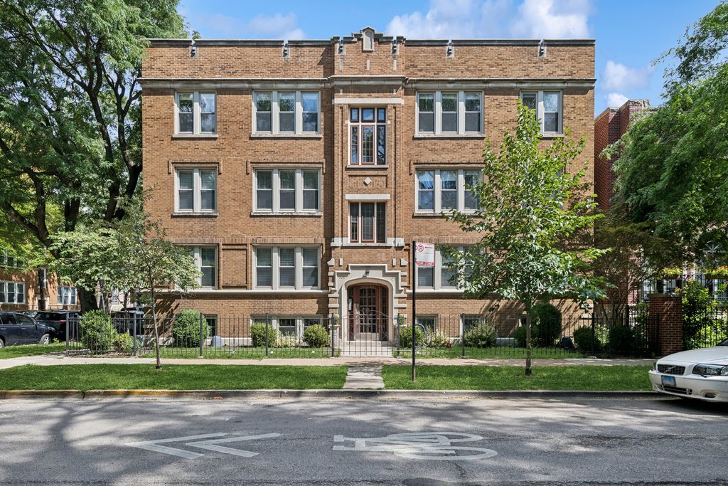 1624 W Grace Street 1, Chicago, IL 60613