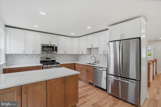 11305 MAPLEVIEW DR, Silver Spring, MD 20902