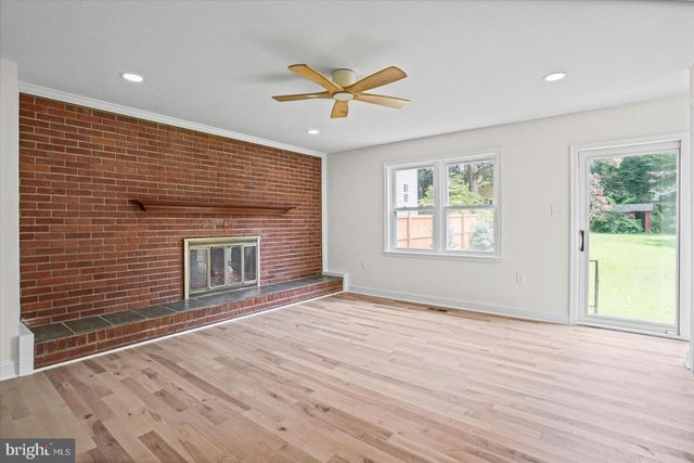 11305 MAPLEVIEW DR, Silver Spring, MD 20902
