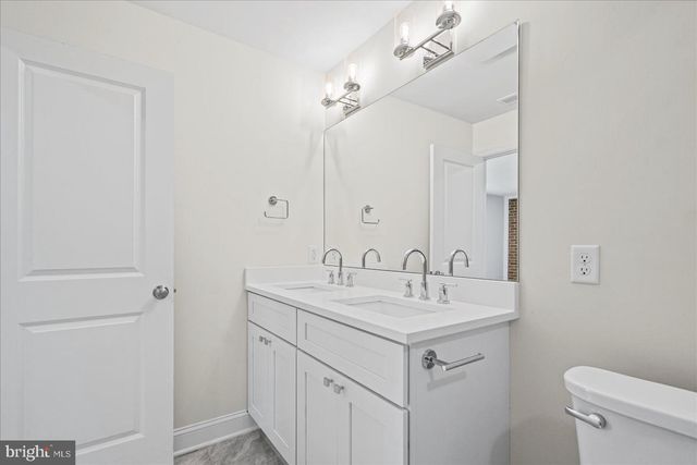 11305 MAPLEVIEW DR, Silver Spring, MD 20902